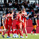Die U17 Junioren jubeln nach einen Treffer gegen Kaiserslautern.