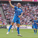Arijon Ibrahimovic bejubelt einen Treffer.