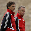 Ottmar Hitzfeld y Michael Henke en un entrenamiento del FC Bayern