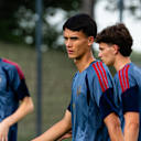 Die U17 im ersten Training der Saison am Rasen am Campus.