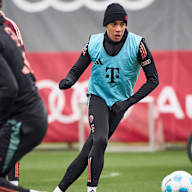 Jamal Musiala am Ball im FC Bayern-Training vor Kiel-Heimspiel.