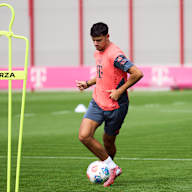 Aleskandar Pavlovic im Training des FC Bayern an der Säbener Straße