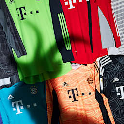 Der Schatten einer Ziege ist auf den Trikots von Manuel Neuer