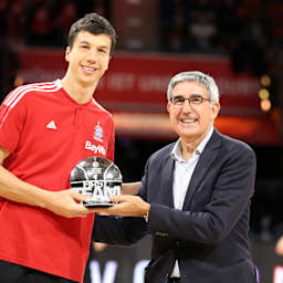 Vladimir Lucic verlängert seinen Vertrag beim FC Bayern Basketball bis 2027.