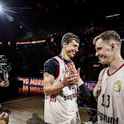 Vladimir Lucic verlängert seinen Vertrag beim FC Bayern Basketball bis 2027.