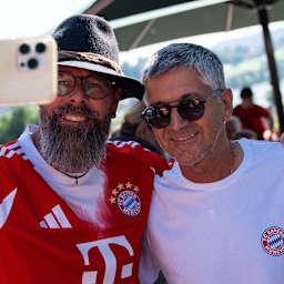 Der Aufstiegsmarsch des FC Bayern am Tegernsee