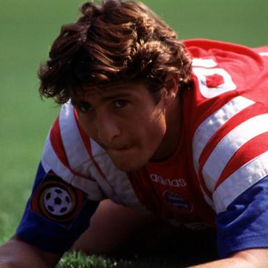 Lizarazu bei seiner ersten Trainingseinheit beim FC Bayern am 1. Januar 1997.