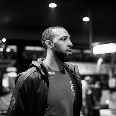 18_11_09_fcb_51_derrickwilliams_0257