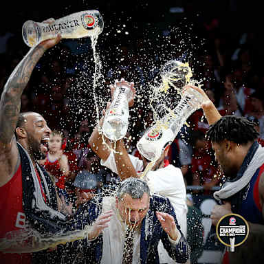 bierdusche_1_champions2019_fcbb_crauchensteiner_1zu1