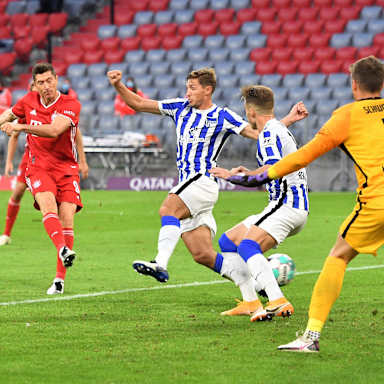 03_Lewandowski-Hertha_201004_ima