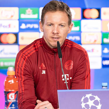02_Tag-vor-FCSFCB_220215_DON