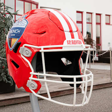 02-nfl-vorbereitungen-fcbayern-221109-saebener-mel