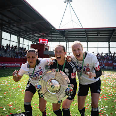Benkarth-Grohs-Runnarsdottir_FCBayern-TurbinePotsdam-FrauenBL_230528_B3_4904