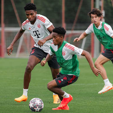 01-training-fc-bayern-world-squad-030723