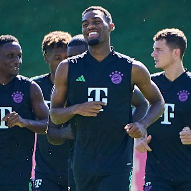 01-training-fcbayern-vor-supercup-230811-mel
