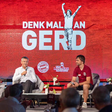03-gerd-mueller-statue-120923-bei