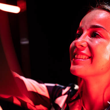 Bilder der Vertragsverlaengerung mit Giulia Gwinn beim FC Bayern
