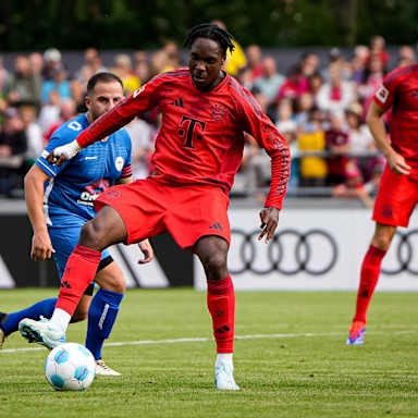 Spielszene aus dem Freundschaftsspiel FC Rottach-Egern vs. FC Bayern