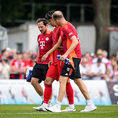 Spielszene aus dem Freundschaftsspiel 1. FC Düren vs. FC Bayern