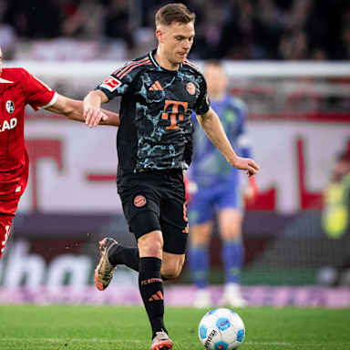 Joshua Kimmich im Duell mit Freiburgs Merlin Röhl