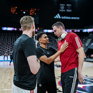 Der FC Bayern Basketball ist das erste Mal zu Gast in der adidas Arena in Paris