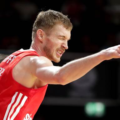 Niels Giffey verlängert seinen Vertrag beim FC Bayern Basketball bis 2027.