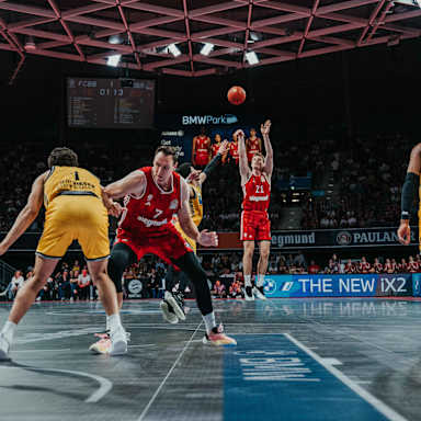 Bilder vom BBL-Heimspiel gegen die MHP RIESEN