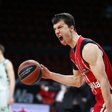 Vladimir Lucic verlängert seinen Vertrag beim FC Bayern Basketball bis 2027.