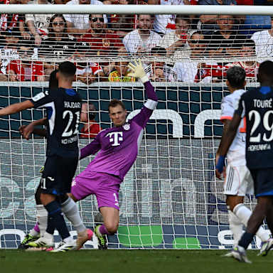 Die TSG Hoffenheim erzielt das Tor zum 1:3 im Bundesliga-Spiel gegen den FC Bayern.