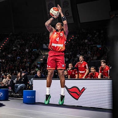 Bilder vom Pokal-Achtelfinale gegen Braunschweig