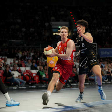 Bilder vom Pokal-Achtelfinale gegen Braunschweig