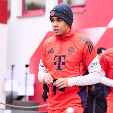 Jamal Musiala auf dem Weg zum Training des FC Bayern
