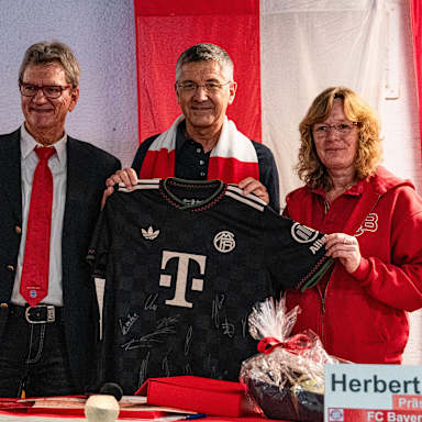 Herbert Hainer bei den Fanclubbesuchen 2026