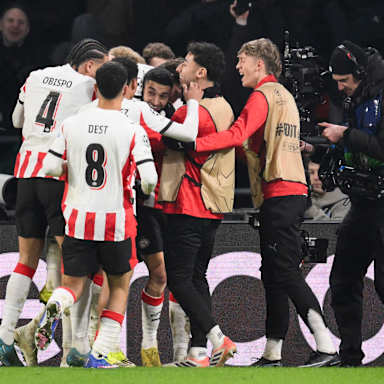 PSV Eindhoven jubelt gegen den FC Bayern
