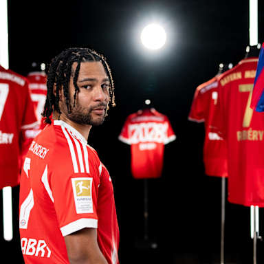 Serge Gnabry verlängert beim FC Bayern.