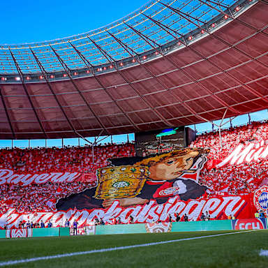 Die Choreografie der FC Bayern-Fans vor dem DFB-Pokal-Finale gegen den VfB Stuttgart.