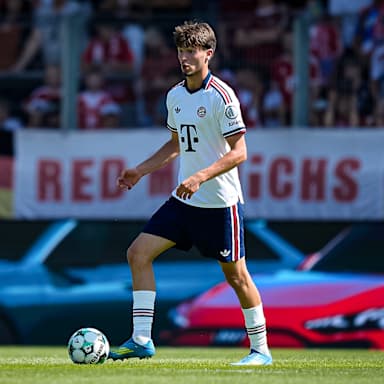 Spielbild aus dem Testspiel des FC Bayern in der Sommervorbereitung auf die Saison 2026/27 beim SV Wehen Wiesbaden