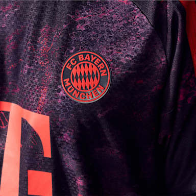 Detailfoto des neuen CL-Trikots des FC Bayern
