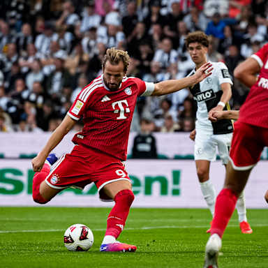 Harry Kane beim Torschuss im Spiel des FC Bayern bei der SV Elversberg