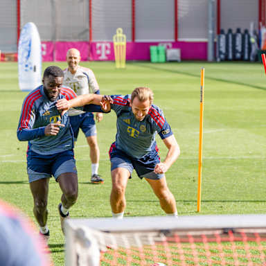 Upamecano und Kane im Abschlusstraining vor Augsburg
