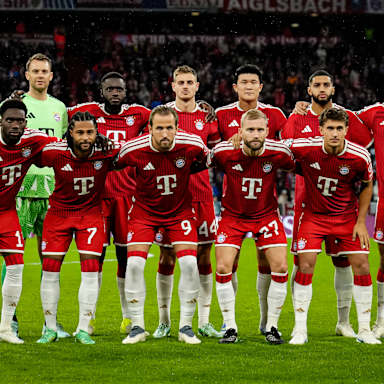 Teamfoto vor dem  Champions League-Heimspiel des FC Bayern gegen den FC Arsenal