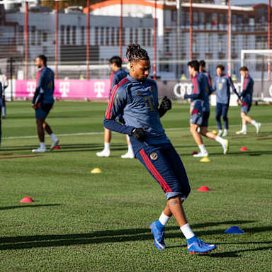 Michael Olise im Abschlusstraining vor Dortmund