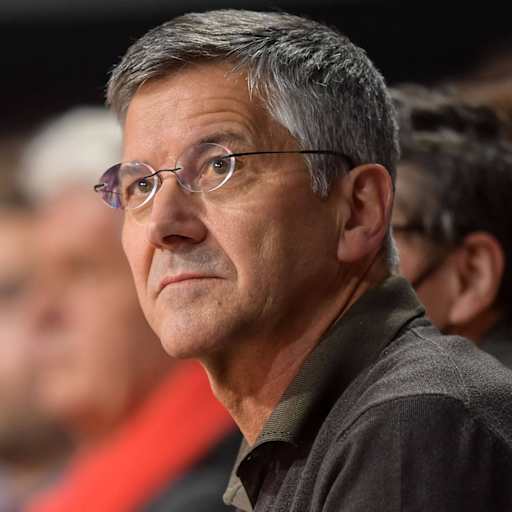 Herbert Hainer lächelt in die Kamera