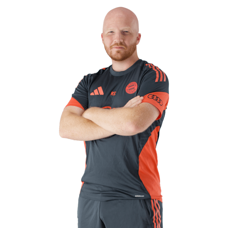 Der FC Bayern Global Academy-Assistant Coach Raphael Sonnweber.
