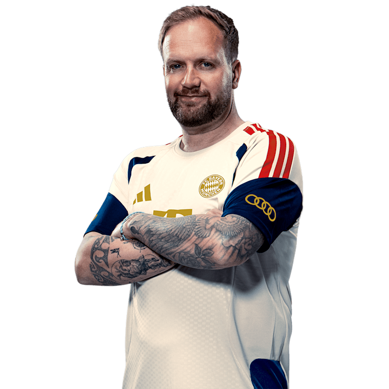 Aaron Danks is assistant coach at Bayern Munich.