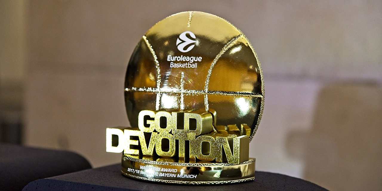 marketing-award_airport-days_trophy_web_1920x1080