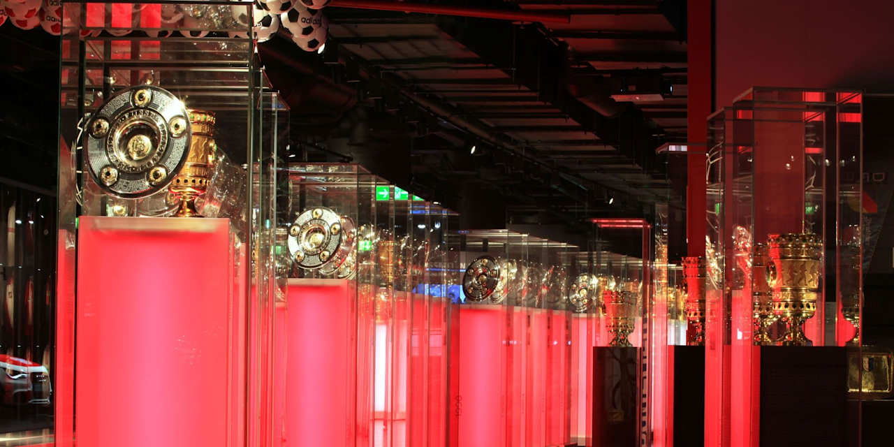 erlebniselt_vitrine_rot