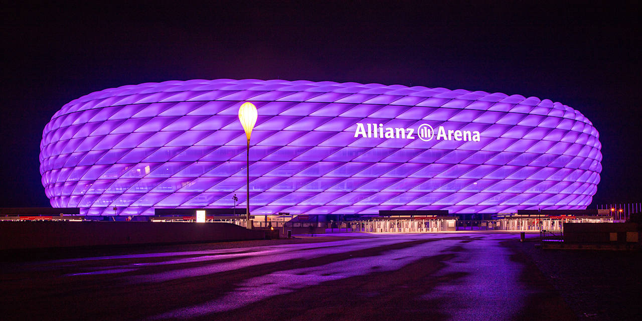 201203_Allianz-Arena-lila_DUC