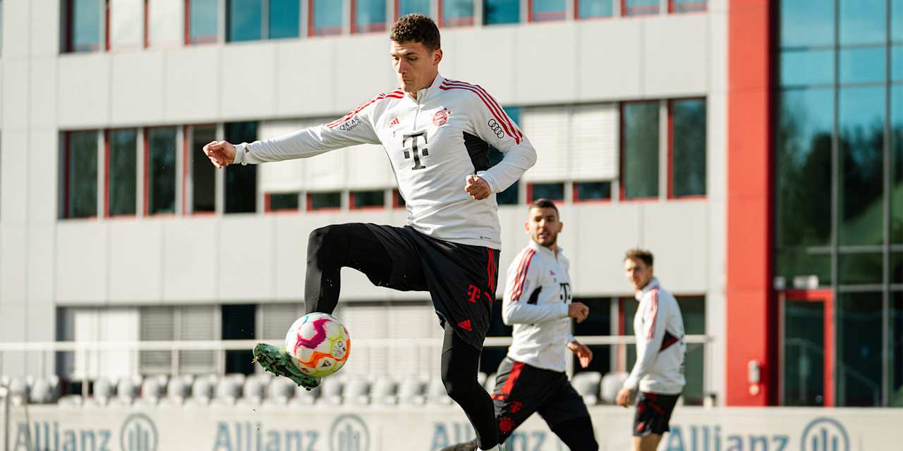Pavard FC Bayern Training
