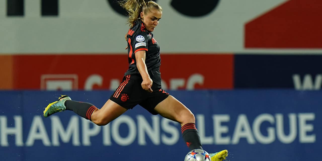 Georgia Stanway FC Bayern Goal of the Month for October 2022